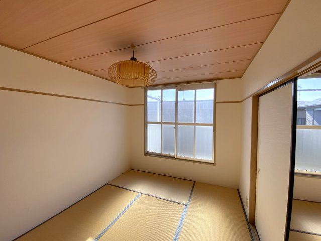 露崎コーポの和室