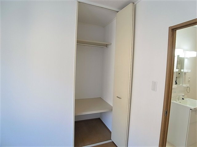 神戸市長田区二葉町８丁目のハイツの収納|各部屋に収納を完備