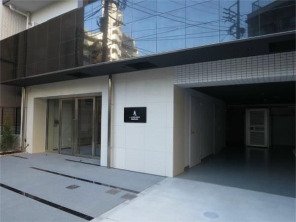 ルクシェール浅草のエントランス