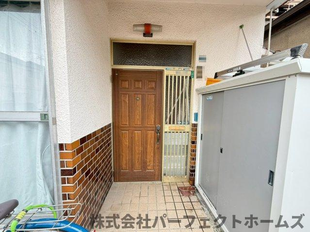 黒原橘町中古戸建の玄関|落ち着いた玄関です