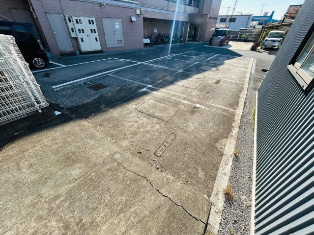 【駐車場】