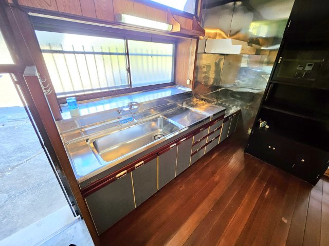 花園町戸建てのキッチン