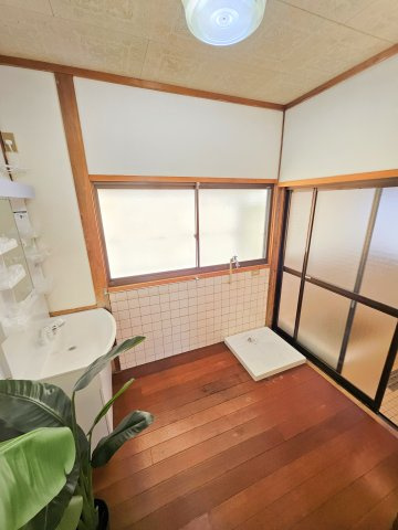 花園町戸建ての洗面所