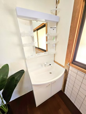 花園町戸建ての独立洗面台