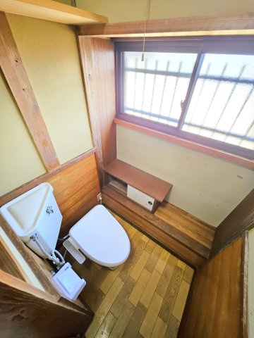 花園町戸建てのトイレ