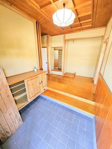 花園町戸建ての玄関