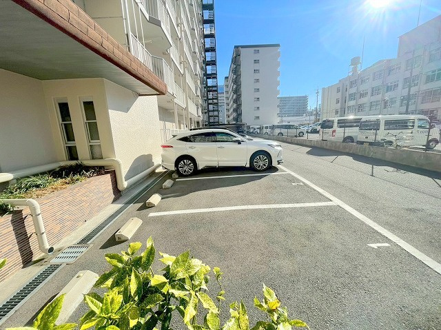 カネボウ新大阪第2グリーンマンションの駐車場