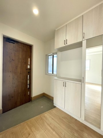 安城市安城町名広69番1『仲介手数料無料』新築戸建ての玄関