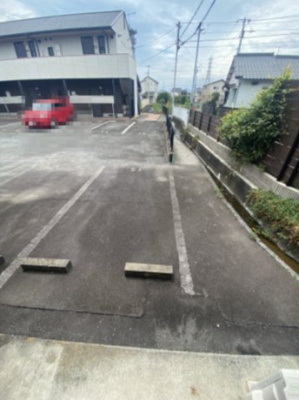 【駐車場】 | パークプラザＢ | 駐車場完備です