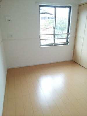 【内装】 | フィオーレ | 明るい色調の室内です