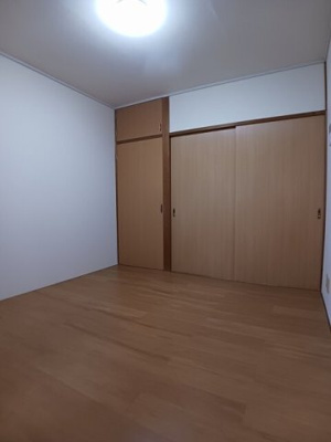 【内装】 | エルディムわかまつ | 明るい色調の室内です