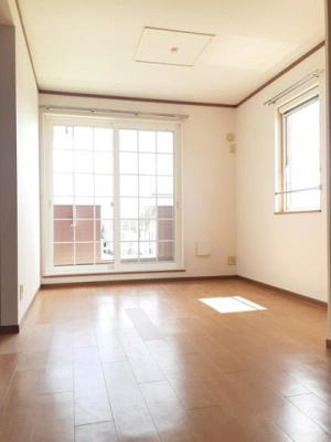 【居間・リビング】 | セトルフィーレＢ | ゆったり過ごせる居間です