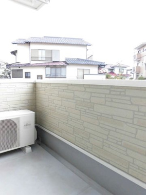 【バルコニー】 | ヴァーサアラヤ | 暖かな日差しのふりそそぐバルコニー