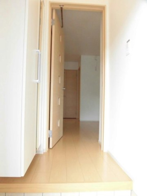 【玄関】 | ヴァーサアラヤ | 収納もある玄関です