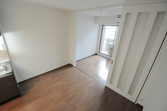 大阪市都島区東野田町１丁目の賃貸マンションの居間・リビング