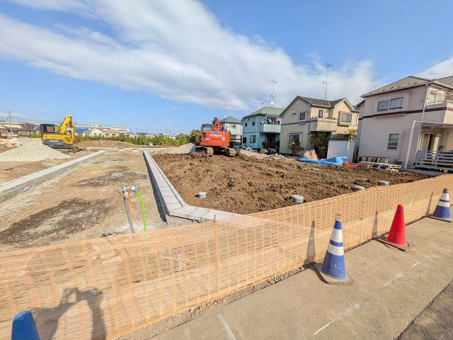 八王子市　弐分方町　建築条件付き売地の前面道路含む現地写真|～北西5ｍ・南西6ｍ道路に面しています～
