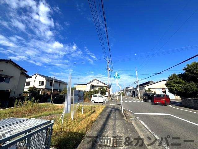 伊予郡松前町大字東古泉の売地の前面道路含む現地写真|前面道路含む現地写真です