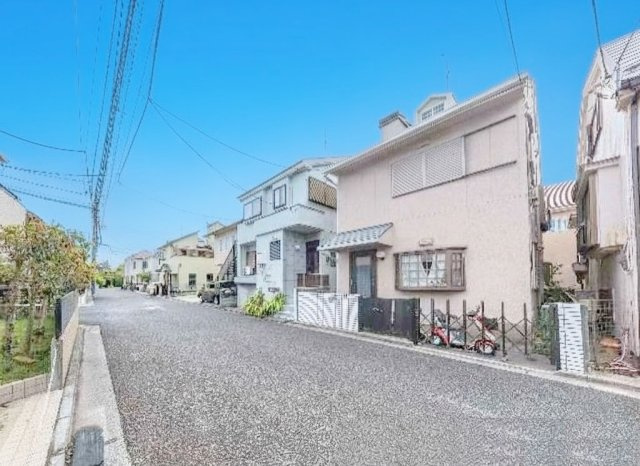 練馬区西大泉5丁目 限定1区画の前面道路含む現地写真|伸びやかな約6ｍ公道に面しています
西大泉5丁目の落ち着いた住宅地です