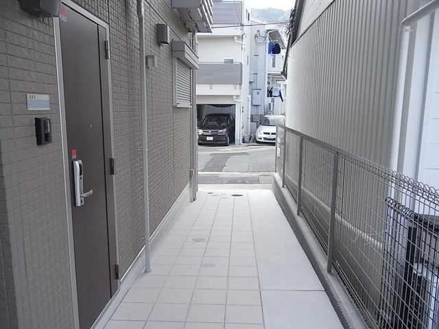 ブルーノ篠原中のエントランス