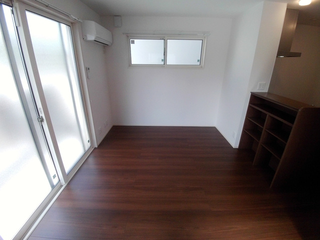 ブルーノ篠原中の洋室