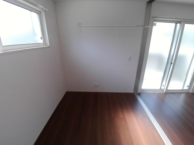 ブルーノ篠原中の洋室