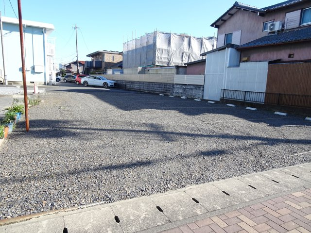 第1メゾンドラポールの駐車場