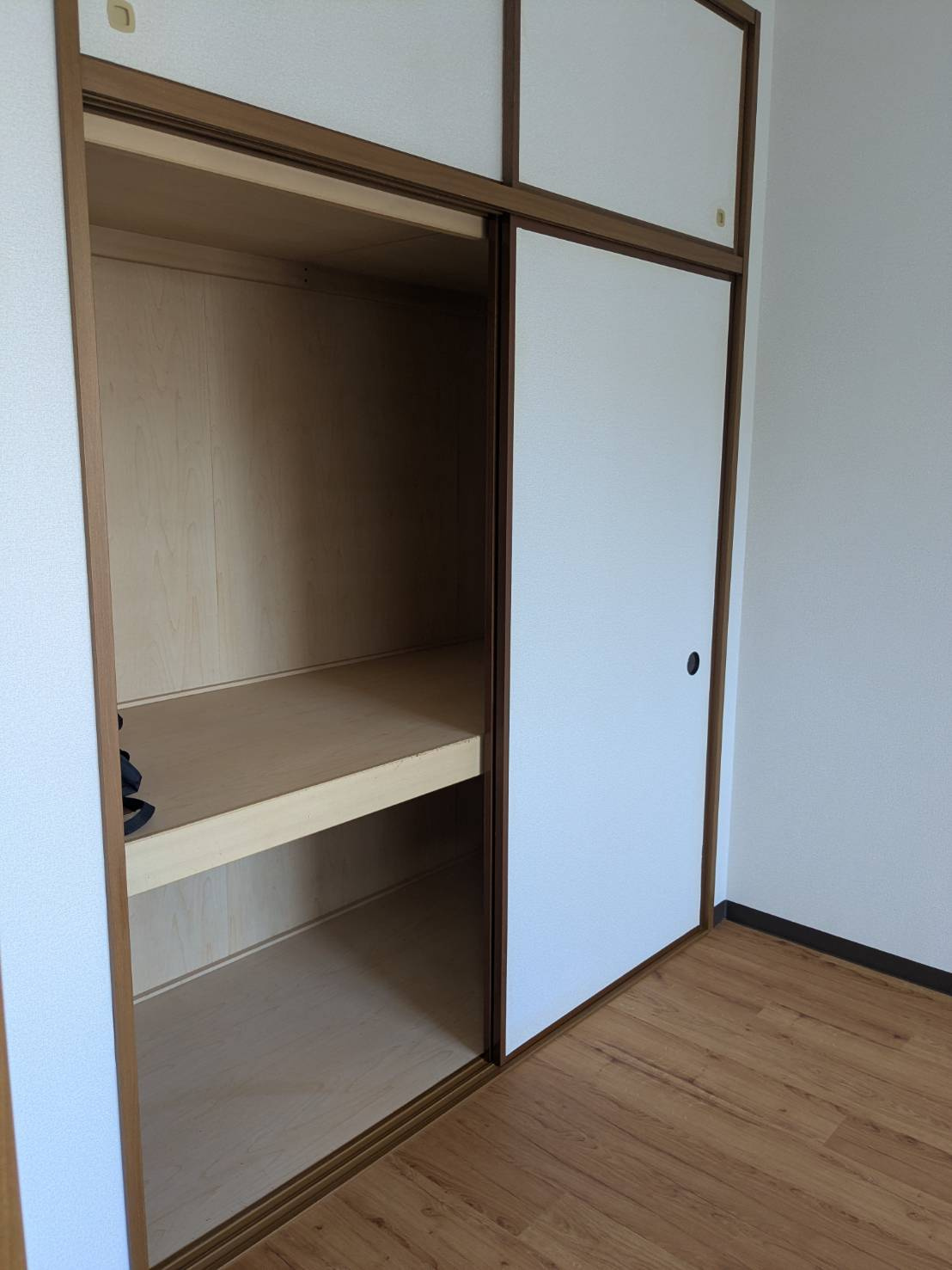 三鷹市野崎２丁目の賃貸マンションの収納