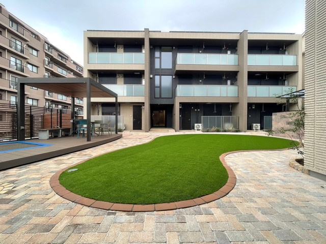 ＢＯＲＩＫＩ横浜かたくら　北棟の外観