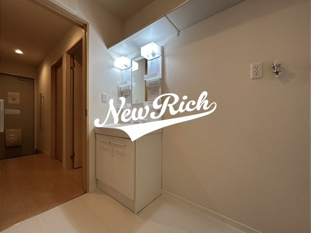 高崎市下之城町のアパートの独立洗面台