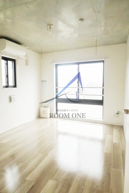 ジョワ西大井の居間・リビング|洋室のお部屋です。