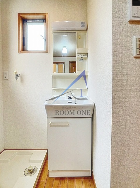 メゾン・ディライトの洗面所|独立洗面台です。