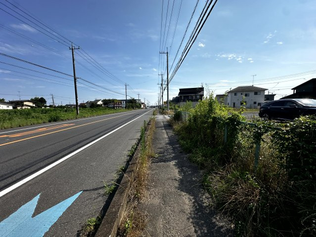 出井東本郷貸地のその他|南西側道路を北から撮影