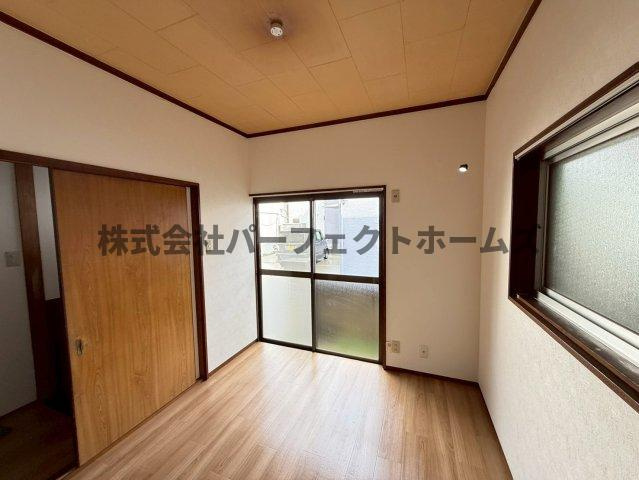 御幸東町戸建　賃貸の洋室|使い勝手のいい洋室です