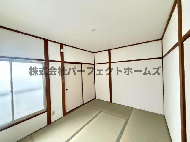 御幸東町戸建　賃貸の和室|落ち着いた雰囲気の和室付きです