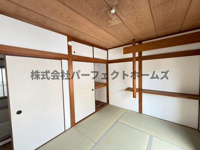 御幸東町戸建　賃貸の和室|明るい和室です