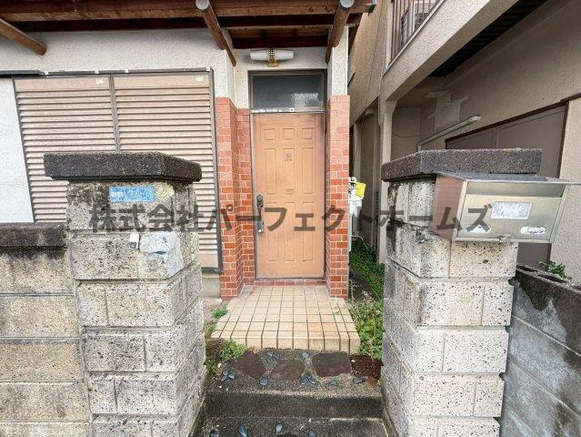 御幸東町戸建　賃貸のエントランス|清潔なエントランスです