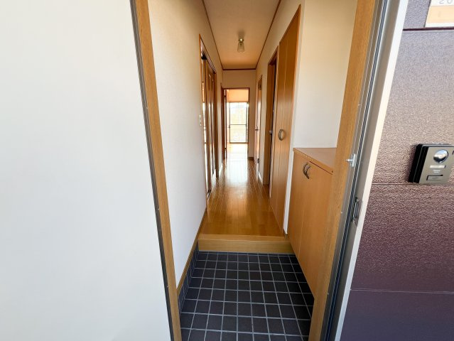 SUN HEIGHTS 南久万の玄関