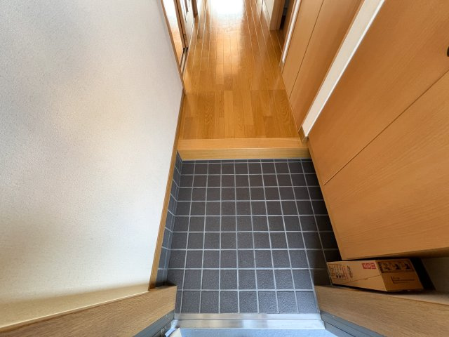 SUN HEIGHTS 南久万の玄関