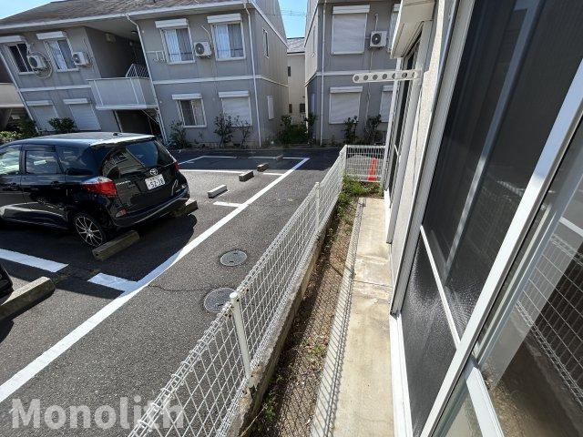 ロジュマンイズミB棟のバルコニー