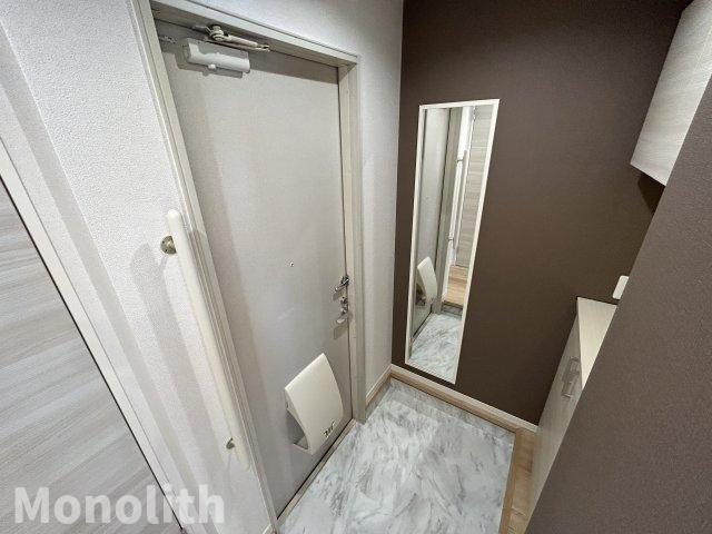 ロジュマンイズミB棟の玄関