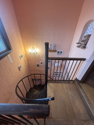 【内装】 | 大津市和邇北浜539-15　中古戸建 | らせん階段
