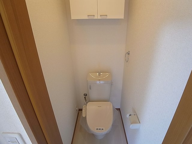 東尻池７丁目住宅のトイレ|温水洗浄付きのトイレ