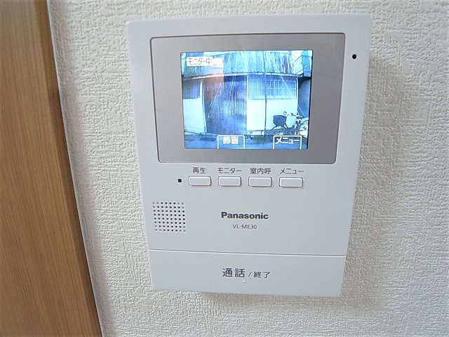 東尻池７丁目住宅のセキュリティ|録画機能付きのモニターフォンで顔が見えて安心