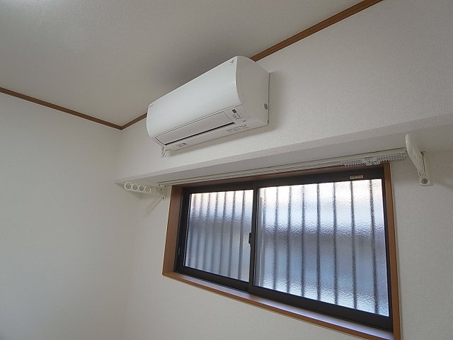 東尻池７丁目住宅のバルコニー|室内物干しも有ります