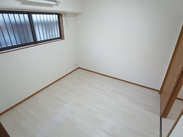 東尻池７丁目住宅の内装|開放感の有る明るい白基調の内装