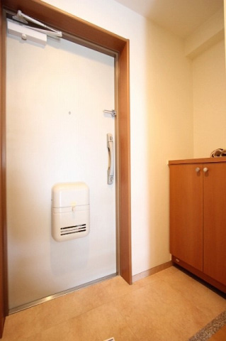 東雲パレスの玄関