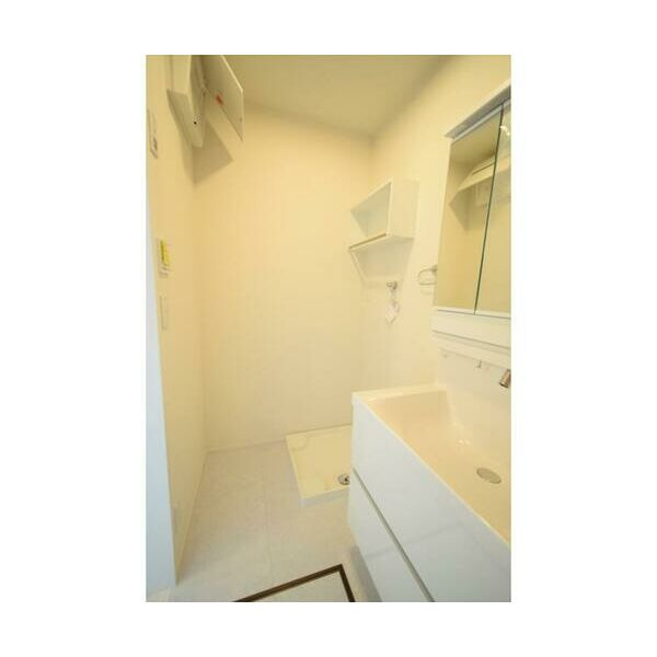 西東京市泉町４丁目貸家の洗面所