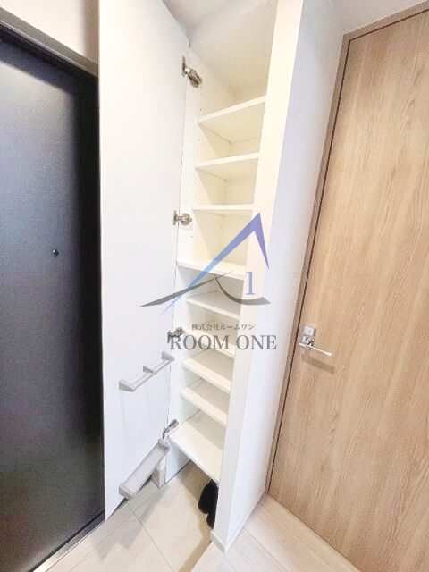 クレイシアＩＤＺ上野の玄関|玄関です。