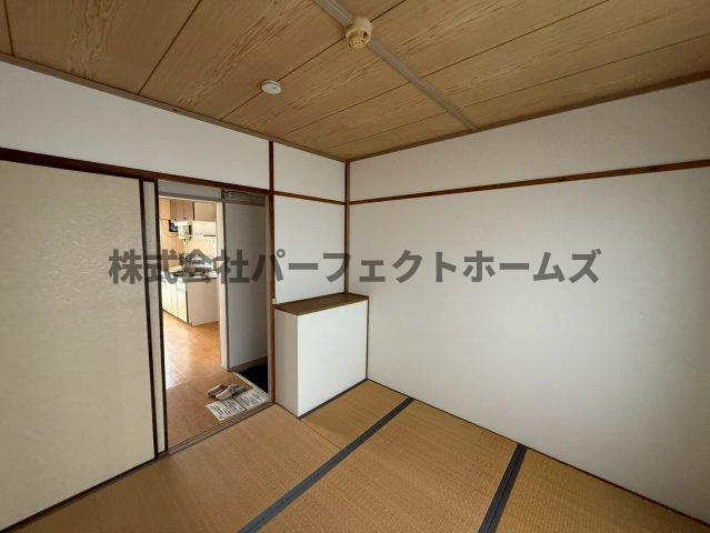 御殿山コーポB棟の和室|落ち着いた雰囲気の和室付きです