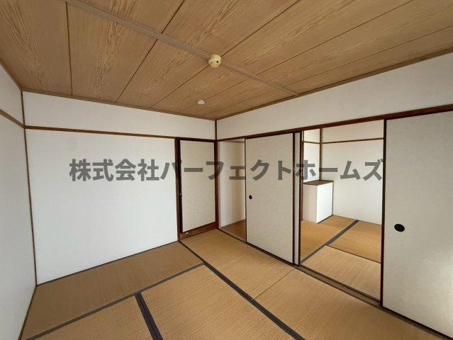 御殿山コーポB棟の内装|明るい室内です